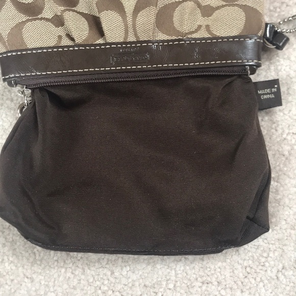 Coach wristlet - Picture 6 of 8